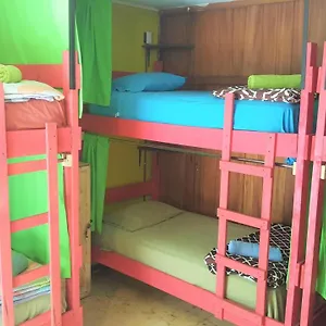 https://casa-gitana-hostel-travelers-home.guatemalaantiguahotels.com