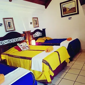 https://hostal-casa-del-artista-galeria.guatemalaantiguahotels.com