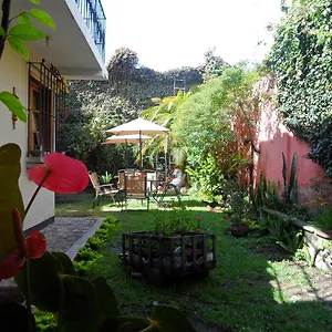 https://casa-landivar-hotel.guatemalaantiguahotels.com