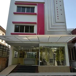 https://serene-valley-hotel.yangonhotels.org